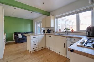 Kitchen/Diner- click for photo gallery